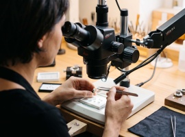 Jak odróżnić diament naturalny od laboratoryjnego?