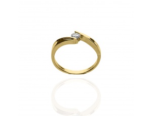 Złoty pierścionek zaręczynowy próby 0,585 z brylantem 0,08 ct