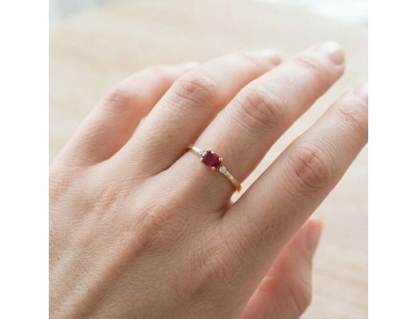 Złoty pierścionek zaręczynowy/ rocznicowy próby 0,585 z rubinem 0,63 ct i brylantami 0,03 ct - 4